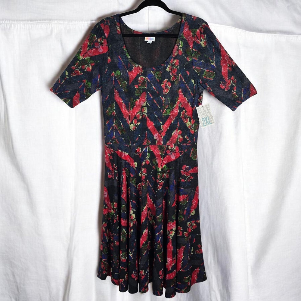 LuLaRoe Nicole Dress 2XL NWT Floral‎ Chevron Geometric Fit Flare Elbow Sleeve